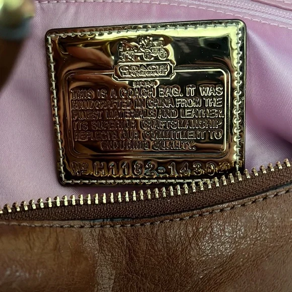 ✂️PRICE CUT COACH PURSE - Picture 5 of 9